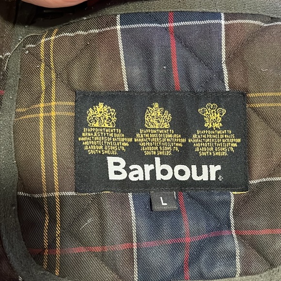 Men’s Barbour Liddesdale Quilted Moleskin Jacket - Picture 7 of 10